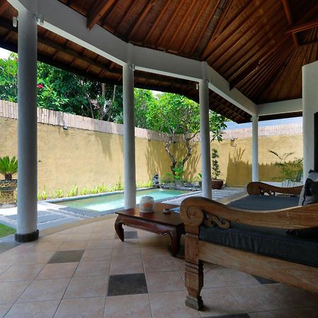 Singgah Villas Seminyak ภายนอก รูปภาพ