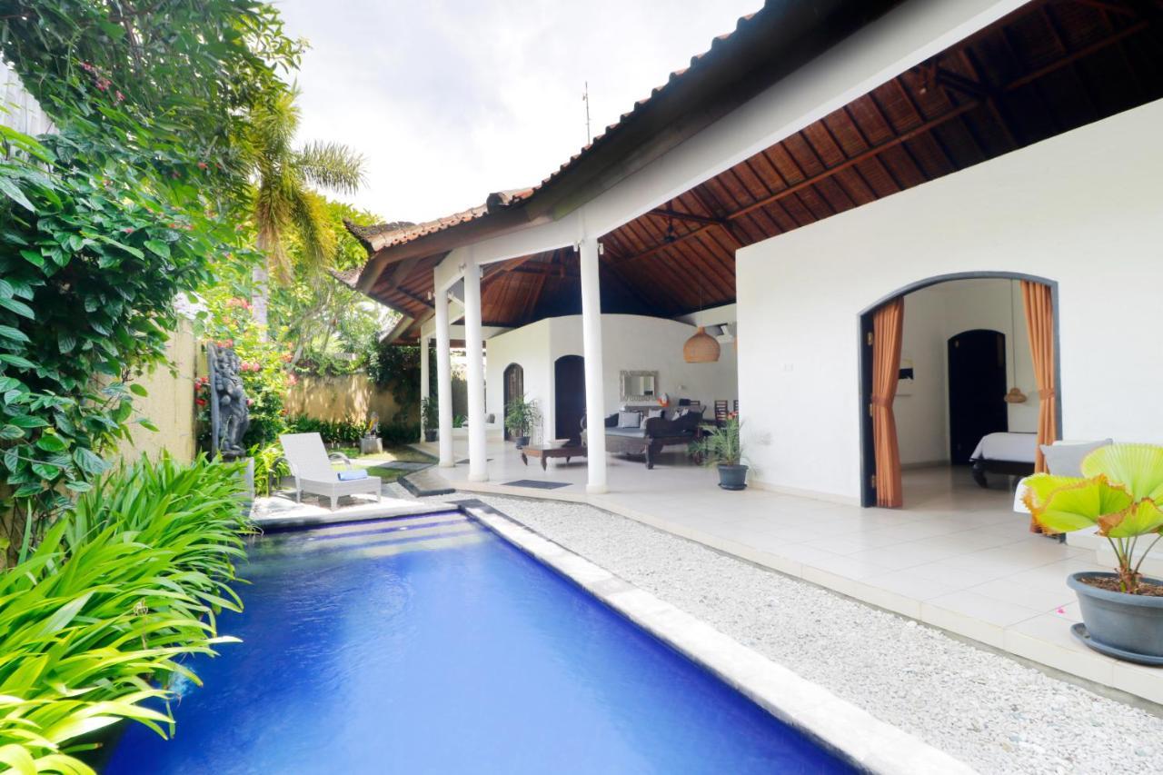 Singgah Villas Seminyak ภายนอก รูปภาพ