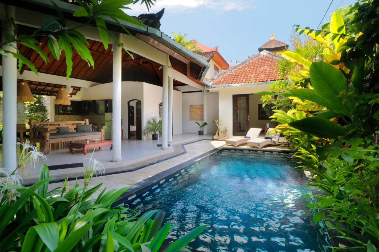 Singgah Villas Seminyak ภายนอก รูปภาพ