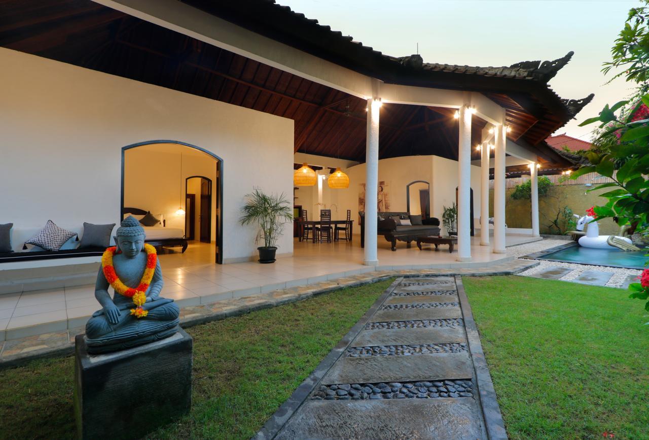 Singgah Villas Seminyak ภายนอก รูปภาพ